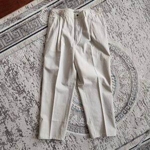 2000s pleated trousers or slacks or khaki